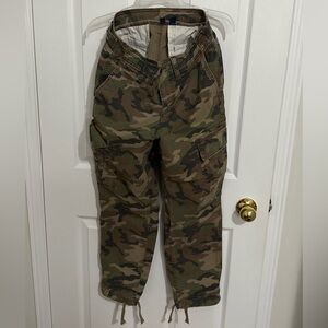 American Eagle Outfitters Green Camouflage Cargo Pants